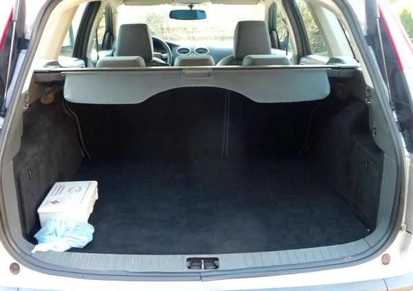 Ford Focus cena 7900 przebieg: 228000, rok produkcji 2005 z Września małe 742